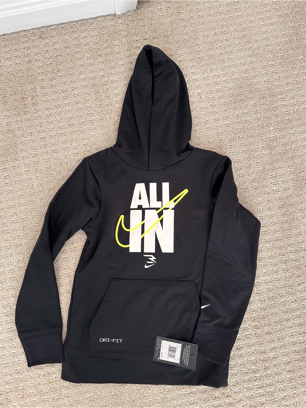 NWT Nike hoodie Boys size small